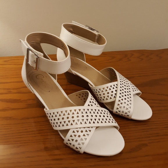 Cato White Wedge Sandals - Picture 4 of 7